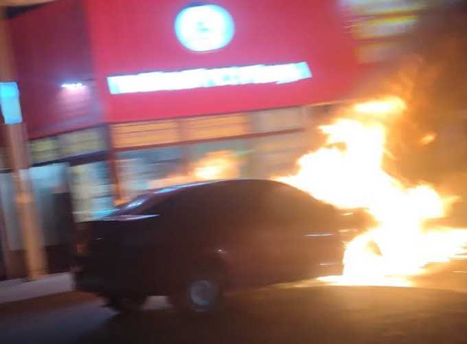 В Шахтах водитель «Рено» погиб в горящей машине после тройного ДТП