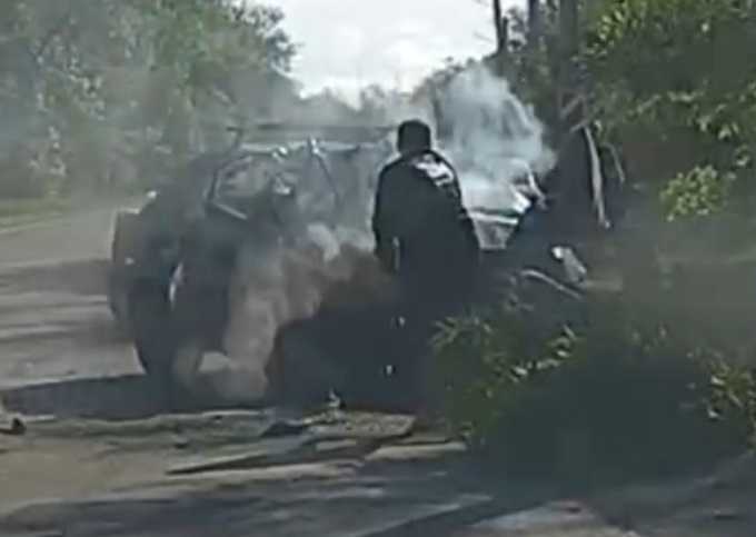 Момент ДТП с двумя погибшими в горящем авто в Шахтах попал на камеру регистратора