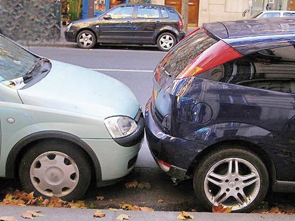 С 1 июля за вызов автоинспекторов на ДТП без пострадавших могут штрафовать