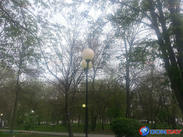 После публикации на портале DonDay Шахты в Александровском парке поменяли фонари
