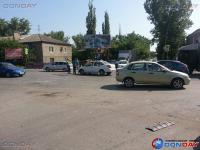 В Шахтах столкнулись «Лэнд Ровер» и «Лада»