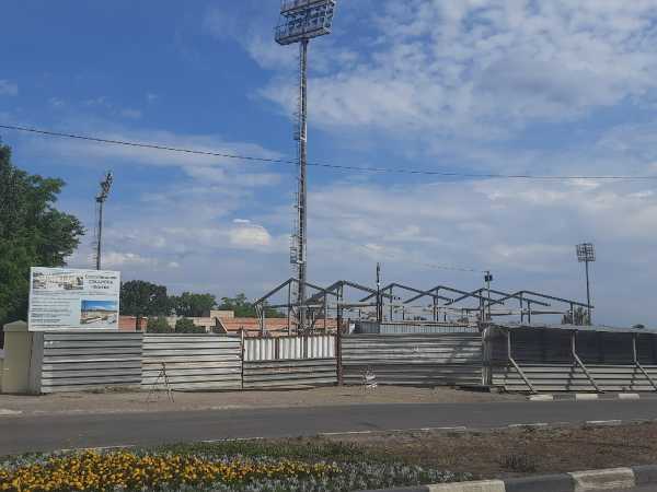 В Шахтах за 4 месяца готовность стадиона «Шахтер» не изменилась: арена возведена на 15%
