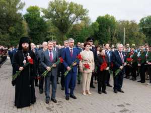 Алексей Логвиненко почтил память героев воинской славы