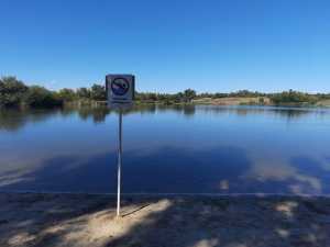 На Дону мужчина угнал трактор покататься и утопил в реке