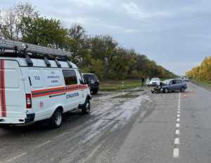 На автодороге Шахты - Новочеркасск столкнулись две иномарки, пострадали два пассажира