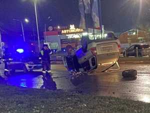 В Шахтах произошло ДТП с перевертышем в поселке Артем