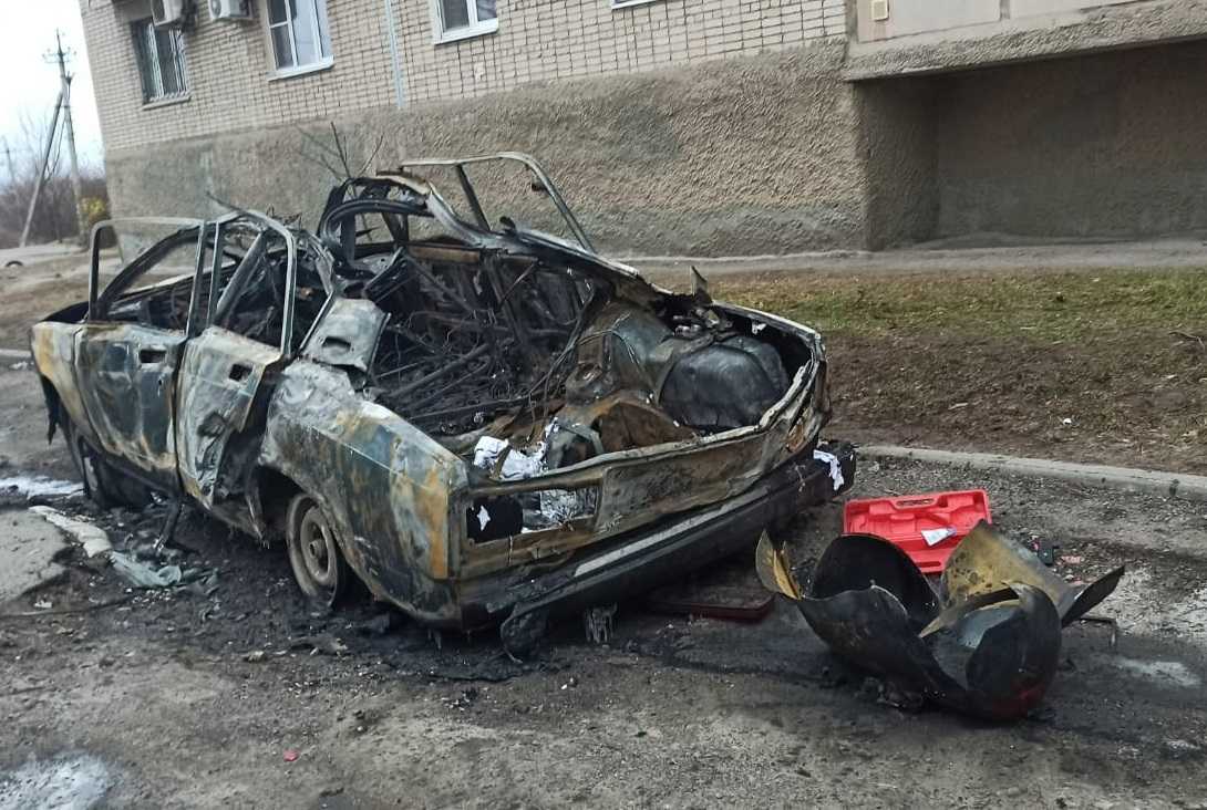 В Шахтах сгорел автомобиль в поселке ХБК: видео » DonDay - новости Шахты.  Происшествия, события, новости бизнеса, политики, культуры и спорта.