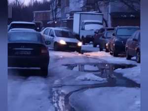 Шахтинцы пожаловались на открытый люк на улице Хабарова