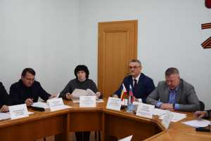 Озеленение Пролетарского круга за 1,5 млн рублей вызвало недоумение и критику в шахтинской Думе и КСП