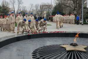 Донские юнармейцы участвуют в акции «Верни герою имя»