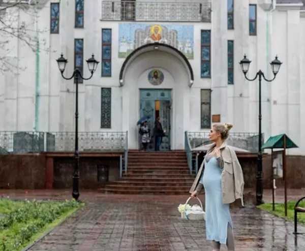 Невестка погибшего экс-мэра Шахт ждет пятого ребенка