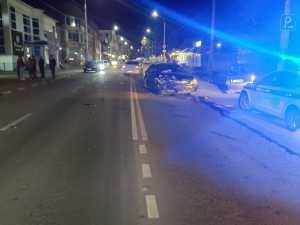 В центре Шахт в столкновении двух легковушек пострадал 24-летний парень