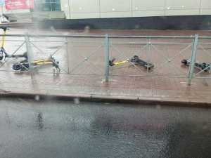 В Ростовской области парень на электросамокате сбил двухлетнюю девочку и скрылся