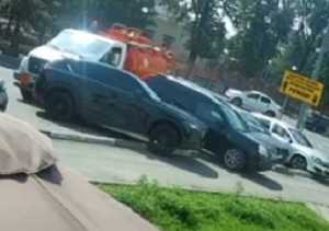 Массовое ДТП в Каменоломни: большегруз протаранил 5 машин, видео