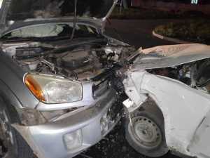 В лобовом столкновении двух машин пострадал мужчина