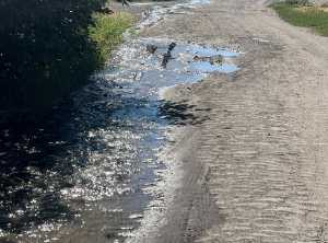 Шахтинцы в течение 4 лет жалуются на порывы воды на улице Лебедева