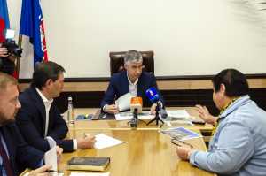 Алексей Логвиненко провел личный прием граждан по вопросам благоустройства и обеспечения жильем сирот