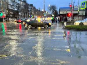 В Шахтах после столкновения двух иномарок пострадала 15-летняя девушка