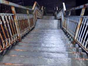 В Шахтах мост на улице Советской покрылся ледяной коркой