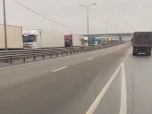 В Шахтах развернули пункт обогрева из-за большой пробки на трассе М-4 «Дон»