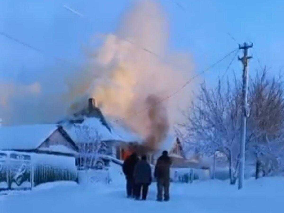 В Новошахтинске произошел крупный пожар в частном доме