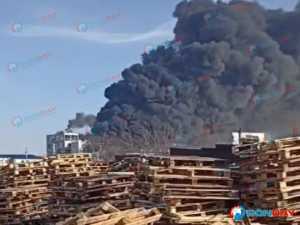 Пожару на заводе в Шахтах присвоен повышенный ранг опасности