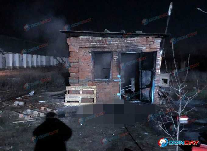 В Шахтах в пожаре в хозпостройке мукомольного завода погиб 41-летний мужчина