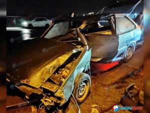 В Шахтах водитель «ВАЗа» чудом уцелел в ДТП на Дачной, влетев в забор автосалона