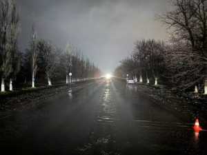 На трассе Новочеркасск-Каменоломни пенсионер на «Дэу Джентра» сбил пешехода