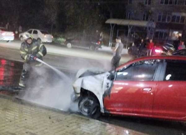 В Шахтах водитель «Рено» погиб в горящей машине после тройного ДТП