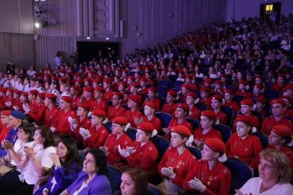 Алексей Логвиненко вручил награды ростовским лидерам военно-патриотической работы