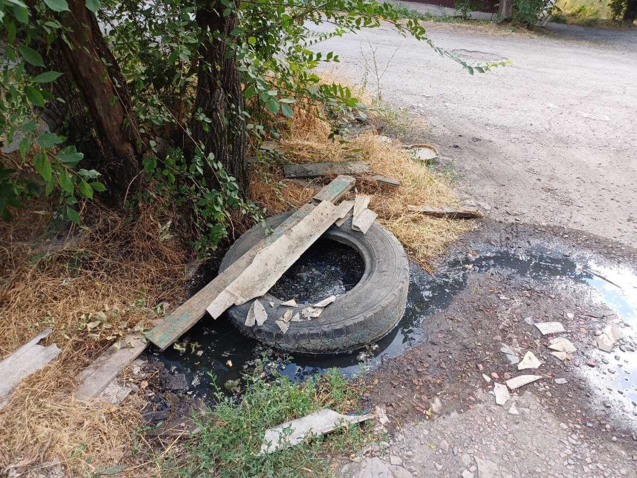Шахтинцы жалуются на текущую канализацию по улице Челнокова