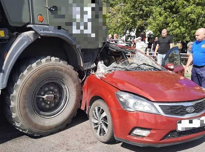 В жуткой аварии с грузовиком в Новошахтинске погибли мать и ее 6-летний сын