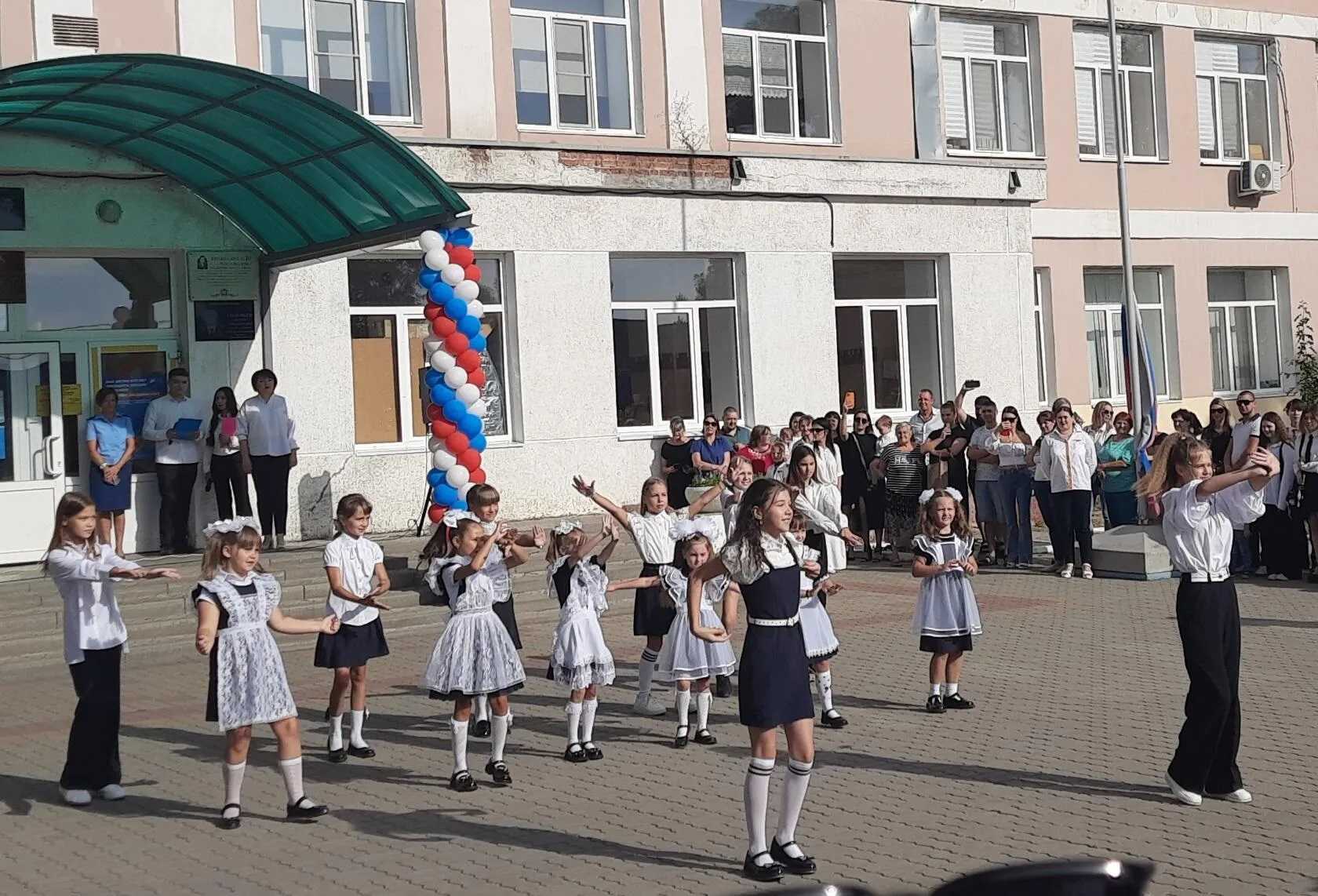 Торжественные линейки в День знаний пройдут в Шахтах 2 сентября