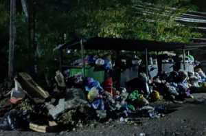 Свалка образовалась возле подстанции на Аюте в Шахтах