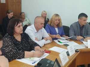 Факт накопления ТКО в Шахтах не соответствует нормативам, считает регоператор: видео