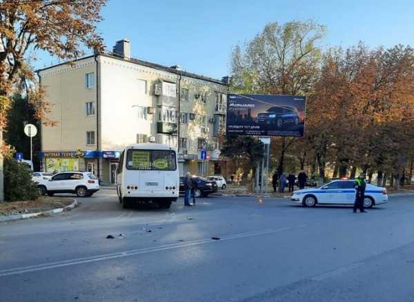 Водитель автобуса насмерть сбил 38-летнего мотоциклиста в центре Шахт