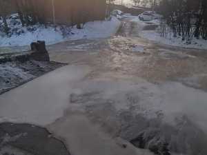 В переулке Енисейском в Шахтах появился вонючий каток