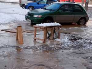 Несколько дворов в посёлке ХБК Шахт затопила канализация