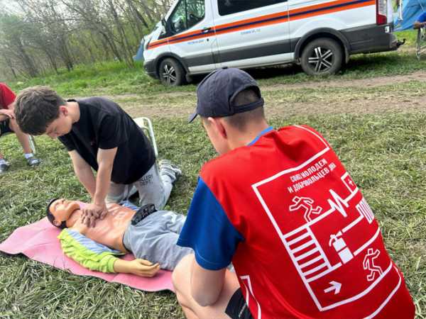 Школьников Ростовской области обучили навыкам туристов в рамках проекта «Безопасное детство»