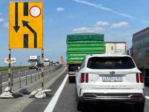 Под Шахтами на трассе М-4 "Дон" из-за ремонтных работ образовался затор