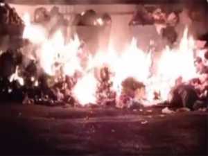 В Шахтах загорелся мусор на площади 10 кв.м