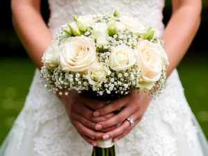 В городе Шахты многие пары решили пожениться в особенные даты мая