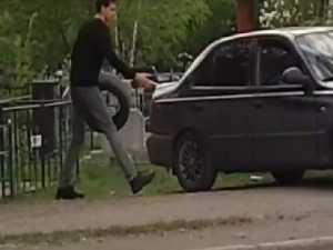 На Артёмовском кладбище в Шахтах нарушитель попытался выбросить старые шины