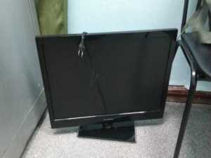 В Шахтах вор вынес из домовладения телевизор, серьги и два ноутбука