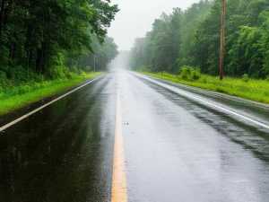 Водителей города Шахты предупредили об опасности на дорогах 31 мая и 1 июня