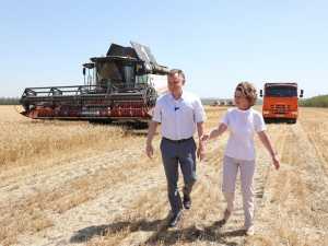 В Ростовской области поля дали первый урожай - собрано 1,75 тонн зерна