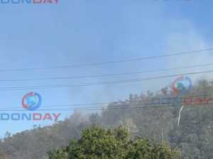 В Шахтах загорелся мусор на терриконе в посёлке Красина