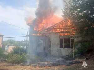 В Красном Сулине дети устроили пожар в заброшенном здании