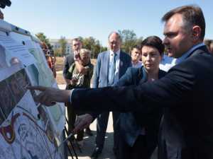 Юрий Слюсарь раскритиковал благоустройство Александровского парка Шахт